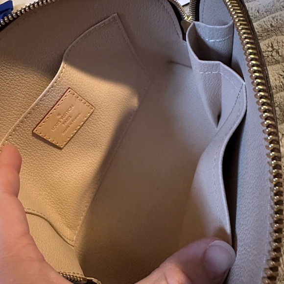 DISCONTINUED Louis Vuitton Cosmetic Pouch GM - Picture 2 of 7